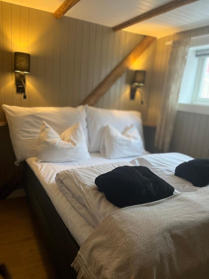 Lofoten Suite Apartments - Rostad Retro Rorbuer Рейне Екстер'єр фото